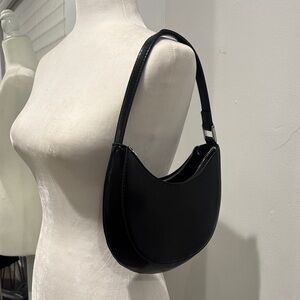 MNG small black bag that fits nicely on shoulder